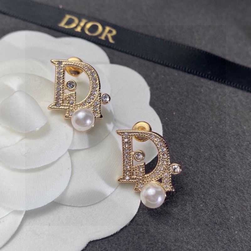 CHRISTIAN DIOR